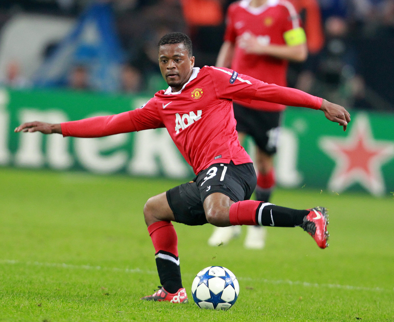 路上迈出重 路上迈出重